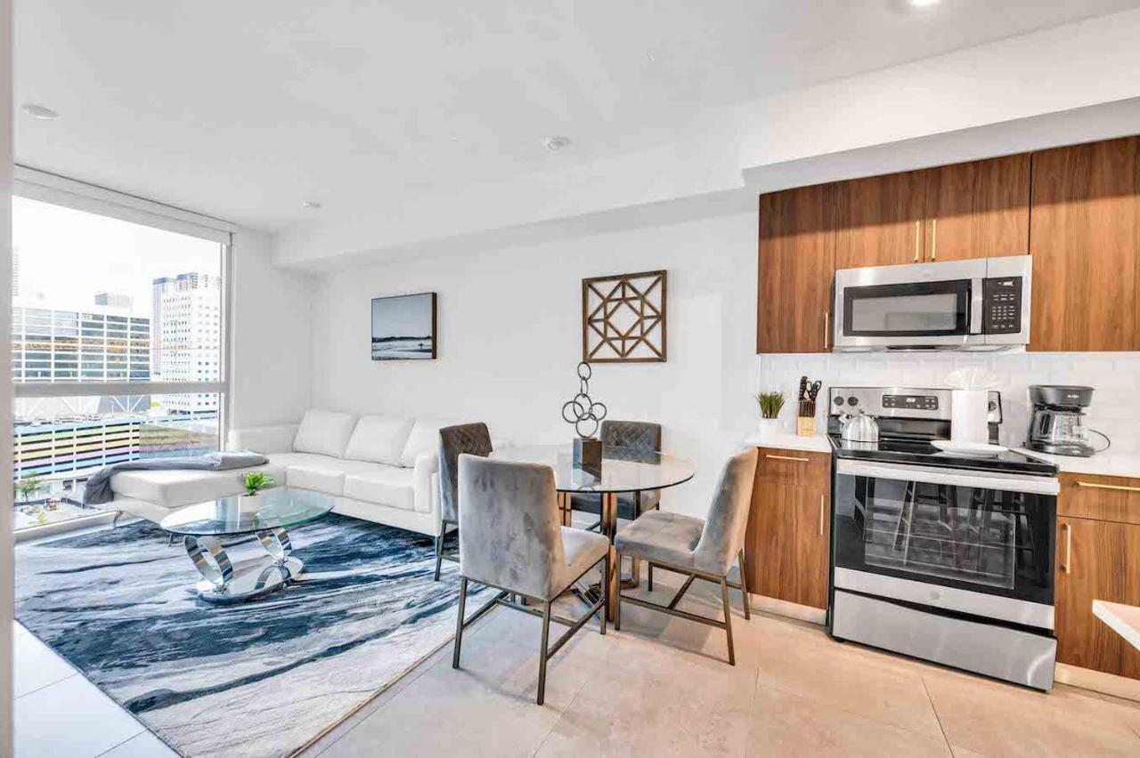 Appartamento Stylish Unit In Downtown Miami With Free Parking Esterno foto