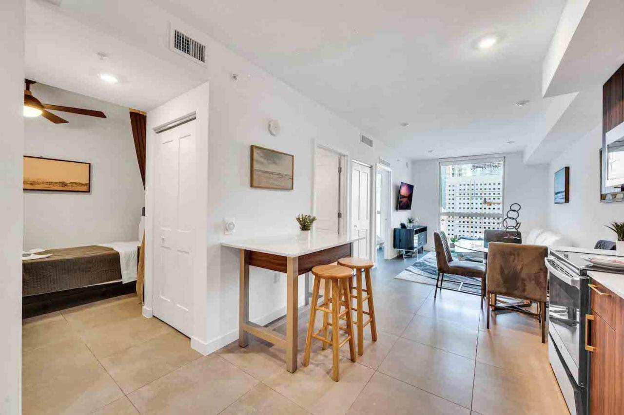 Appartamento Stylish Unit In Downtown Miami With Free Parking Esterno foto